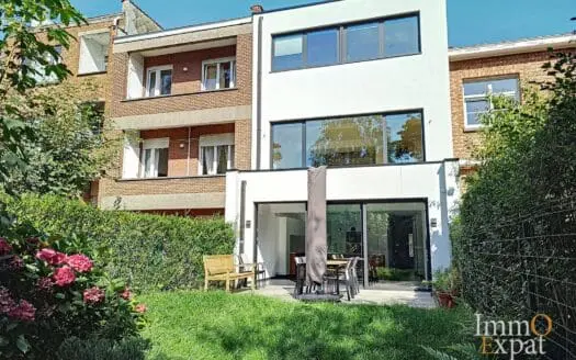 Maison à louer 4 chambres 220 m², 2500 €