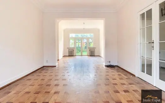 Maison à louer 4 chambres 236 m², 2750 €