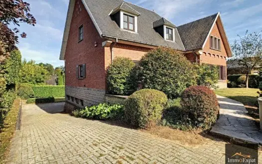 Maison à louer 4 chambres 250 m², 2300 €