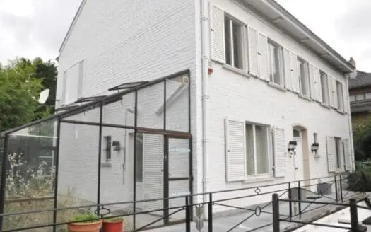 Maison à louer 5 chambres 350 m², 2000 €
