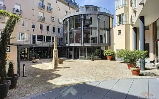 Flat for sale  2 bedrooms 100 m², 375000 €