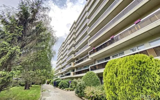 Flat for sale  2 bedrooms 84 m², 270000 €
