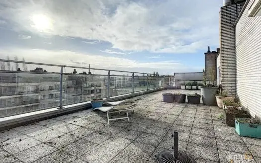 Flat for sale  3 bedrooms 130 m², 300000 €