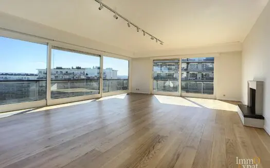 Appartement à louer 4 chambres 180 m², 2000 €