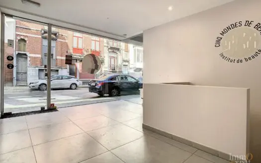 Commercial for rent  100 m², 1600 €