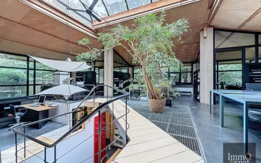 Bureau à louer 245 m², 1850 €