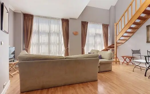 Appartement à louer 2 chambres 80 m², 1300 €