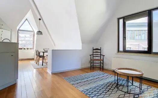 Appartement à louer 2 chambres 85 m², 1350 €