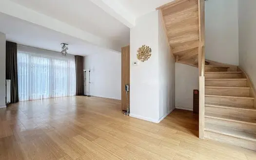 Appartement à louer  3 chambres 129 m², 1600 €