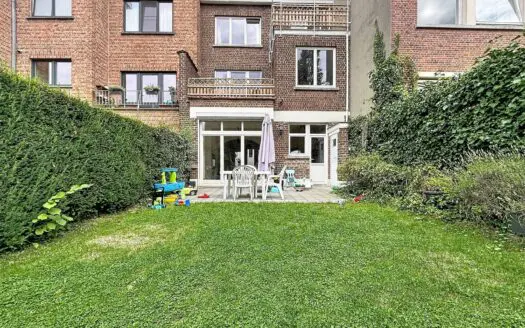Maison à vendre 8 chambres 260 m², 118000 €
