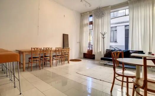 Commercial for rent 60 m², 850 €