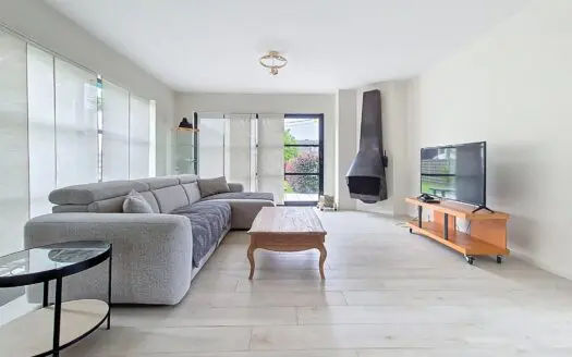 House for rent  4 bedrooms 190 m², 2250 €