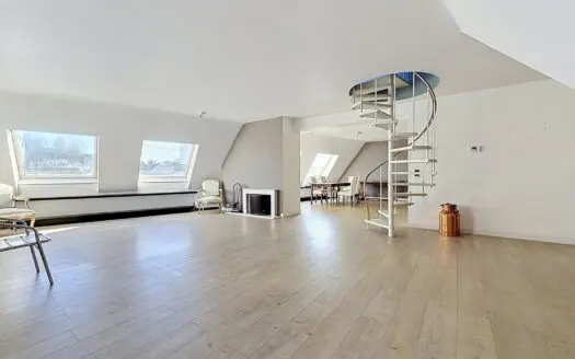 Appartement à louer 2 chambres 128 m², 1600 €